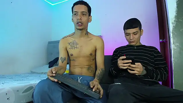 twinkDuohot online show from 04-18-26, 02:37