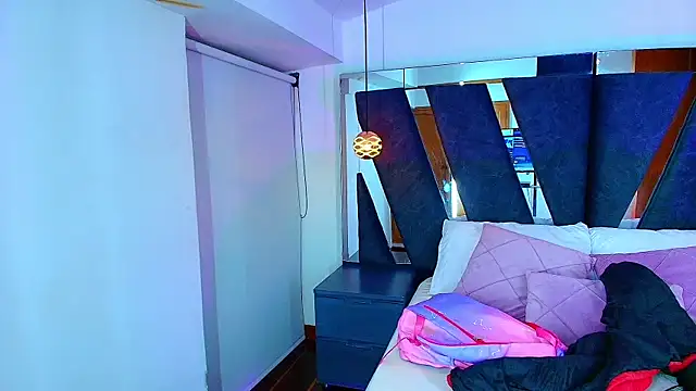 Snapshot of alaska__williams__ chatting on 12-19-25, 11:34 alaska williams online show from 12-19-25, 11:34