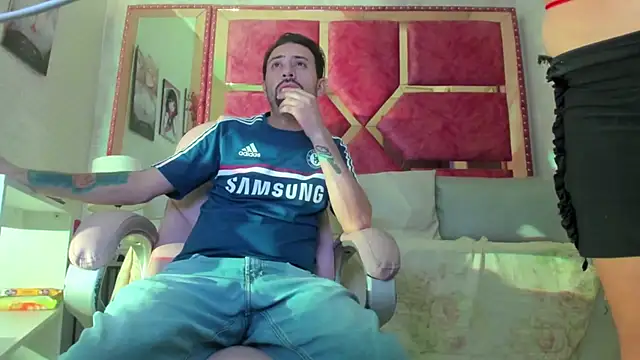 Snapshot of Samy_And_Aron chatting on 10-26-25, 02:39 Samy And Aron online show from 10-26-25, 02:39