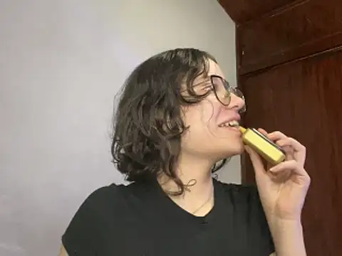 Snapshot of sukubo__ chatting on 12-14-25, 05:13 sukubo online show from 12-14-25, 05:13