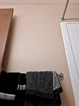 Snapshot of Mr_nightfall chatting on 11-21-25, 12:43 Mr nightfall online show from 11-21-25, 12:43