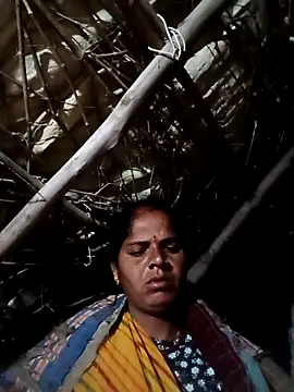 Snapshot of Sapna_cutt chatting on 10-13-25, 10:43 Sapna cutt online show from 10-13-25, 10:43