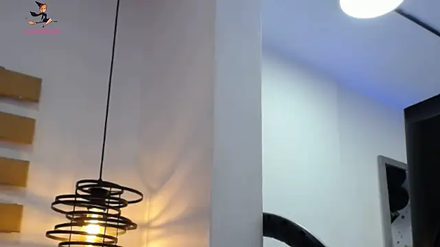 ArianaSantana online show from 10-31-25, 01:12