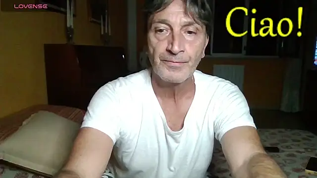 Snapshot of lattediyak chatting on 09-22-25, 01:51 lattediyak online show from 09-22-25, 01:51