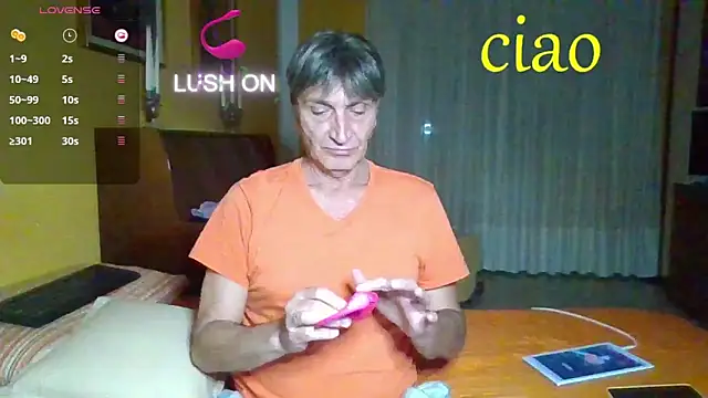 Snapshot of lattediyak chatting on 10-18-25, 12:24 lattediyak online show from 10-18-25, 12:24