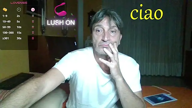 Snapshot of lattediyak chatting on 10-23-25, 12:21 lattediyak online show from 10-23-25, 12:21