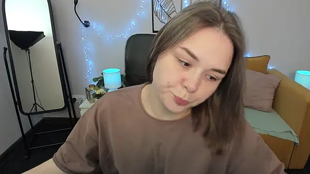 Snapshot of Sophi_gi chatting on 09-13-25, 03:17 Sophi gi online show from 09-13-25, 03:17