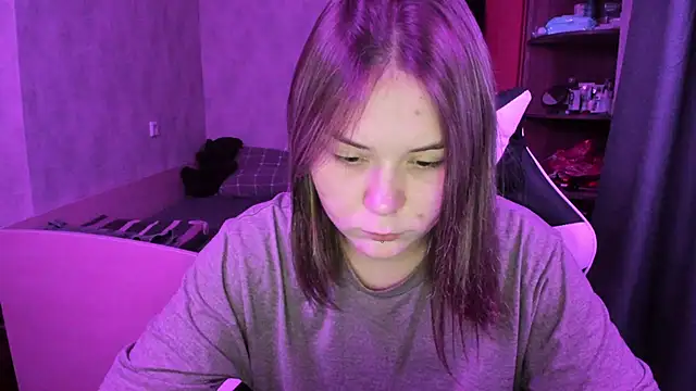 Snapshot of Sophi_gi chatting on 10-04-25, 01:09 Sophi gi online show from 10-04-25, 01:09