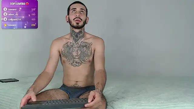 Snapshot of Tyler2y_luna chatting on 09-26-25, 09:30 Tyler2y luna online show from 09-26-25, 09:30