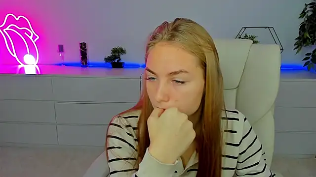 Snapshot of MilaAddams chatting on 10-09-25, 05:38 MilaAddams online show from 10-09-25, 05:38