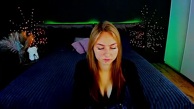 Snapshot of MilaAddams chatting on 10-16-25, 05:41 MilaAddams online show from 10-16-25, 05:41