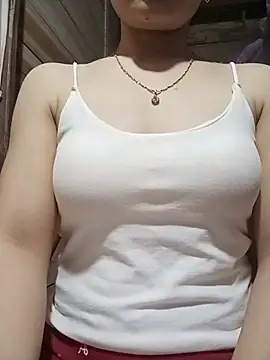 Snapshot of LucyyLy chatting on 05-20-26, 12:11 LucyyLy online show from 05-20-26, 12:11