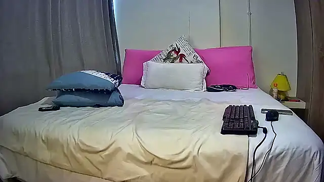 Snapshot of Sphebarbiex1 chatting on 10-20-25, 08:04 Sphebarbiex1 online show from 10-20-25, 08:04