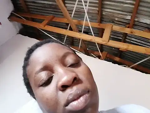 Snapshot of Hottnuts99 chatting on 10-21-25, 09:21 Hottnuts99 online show from 10-21-25, 09:21