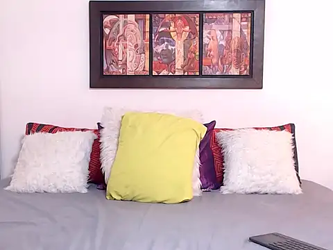 Snapshot of OSHYRIS chatting on 10-15-25, 12:16 OSHYRIS online show from 10-15-25, 12:16