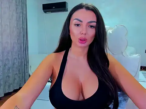 Snapshot of EllaElla90 chatting on 11-21-25, 12:15 EllaElla90 online show from 11-21-25, 12:15