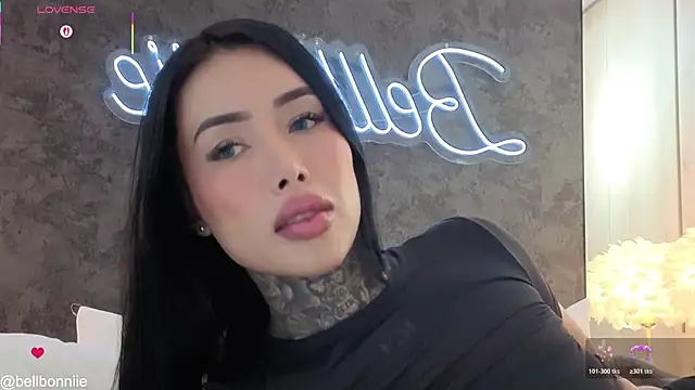 Snapshot of belllbonniie chatting on 05-18-26, 11:32 belllbonniie online show from 05-18-26, 11:32