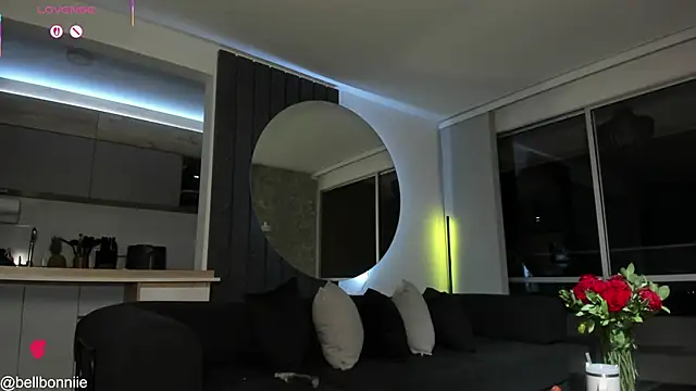 Snapshot of belllbonniie chatting on 06-12-26, 02:21 belllbonniie online show from 06-12-26, 02:21