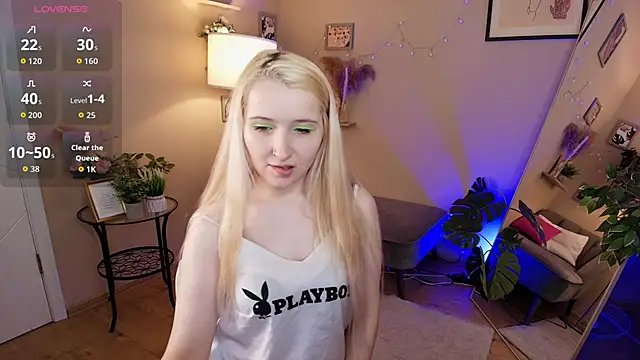 Snapshot of Milana_Key chatting on 11-08-25, 09:13 Milana Key online show from 11-08-25, 09:13