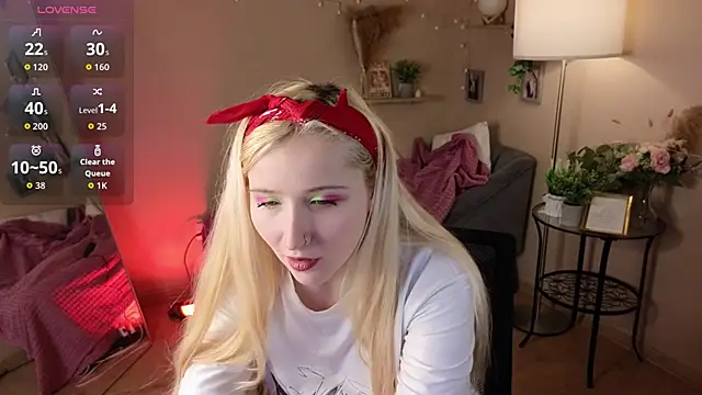 Snapshot of Milana_Key chatting on 11-30-25, 10:03 Milana Key online show from 11-30-25, 10:03