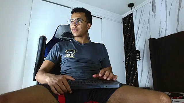 aston xvera online show from 11-13-25, 03:38