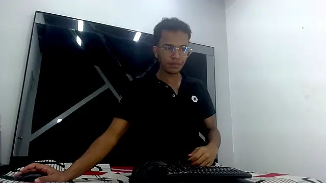 aston xvera online show from 11-28-25, 10:56