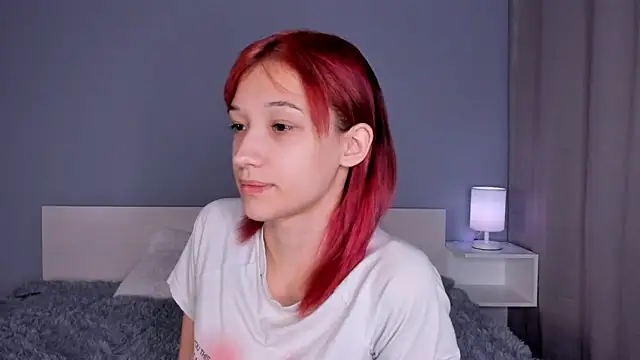 Snapshot of Likalense chatting on 09-15-25, 12:49 Likalense online show from 09-15-25, 12:49