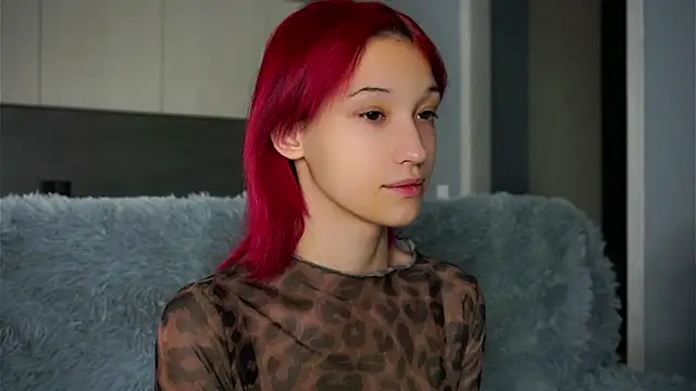 Snapshot of Likalense chatting on 09-30-25, 12:32 Likalense online show from 09-30-25, 12:32