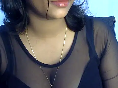 Snapshot of Hott_Noor chatting on 10-29-25, 07:43 Hott Noor online show from 10-29-25, 07:43