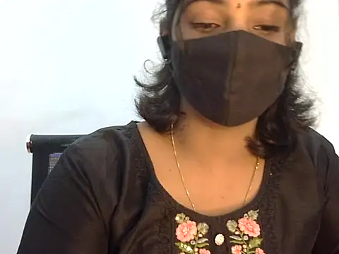 Snapshot of Hott_Noor chatting on 10-30-25, 02:02 Hott Noor online show from 10-30-25, 02:02