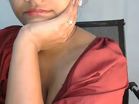 Snapshot of Hott_Noor chatting on 11-15-25, 11:40 Hott Noor online show from 11-15-25, 11:40