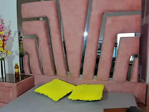 Snapshot of MaraKarly chatting on 09-25-25, 07:28 MaraKarly online show from 09-25-25, 07:28