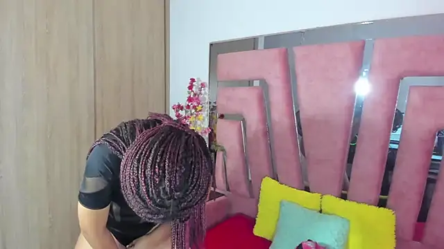 Snapshot of MaraKarly chatting on 10-09-25, 07:45 MaraKarly online show from 10-09-25, 07:45