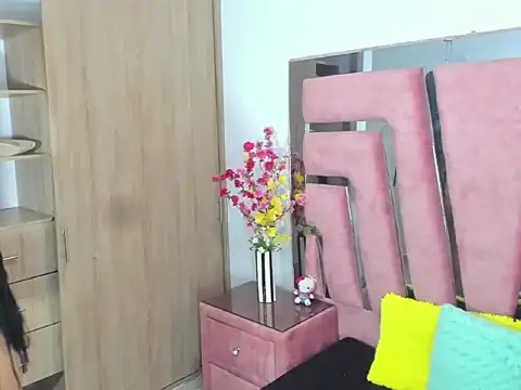 Snapshot of MaraKarly chatting on 11-10-25, 07:35 MaraKarly online show from 11-10-25, 07:35