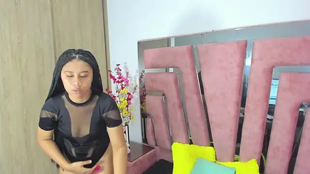 Snapshot of MaraKarly chatting on 11-23-25, 06:41 MaraKarly online show from 11-23-25, 06:41