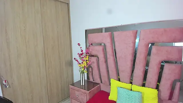 Snapshot of MaraKarly chatting on 11-30-25, 06:34 MaraKarly online show from 11-30-25, 06:34