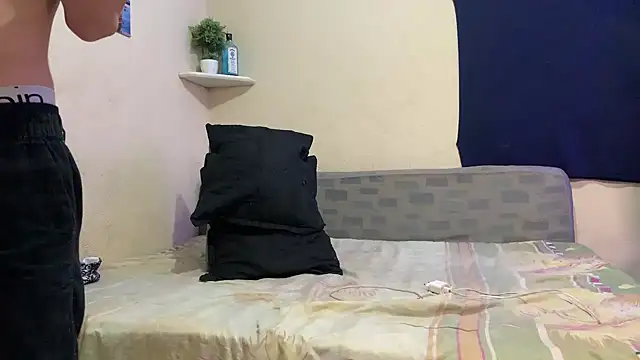 Snapshot of Claracacheadaa chatting on 09-10-25, 02:39 Claracacheadaa online show from 09-10-25, 02:39