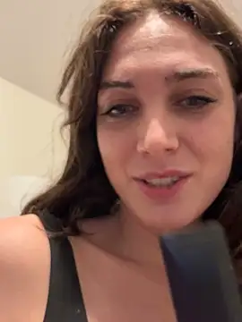 Snapshot of Petitbiscuit2B0 chatting on 10-25-25, 04:35 Petitbiscuit2B0 online show from 10-25-25, 04:35