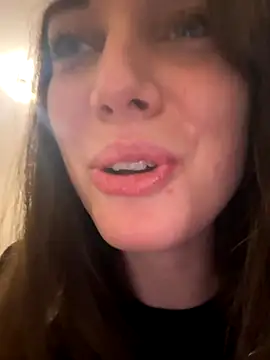 Snapshot of Petitbiscuit2B0 chatting on 11-02-25, 11:29 Petitbiscuit2B0 online show from 11-02-25, 11:29