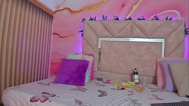 Taylor oriana  online show from 09-16-25, 11:00