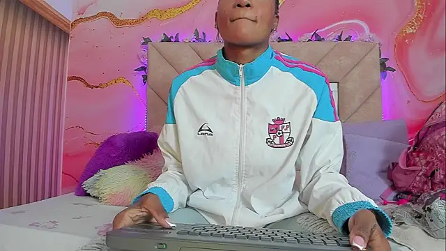 Taylor oriana  online show from 09-23-25, 10:51