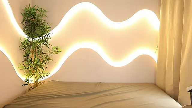 Snapshot of Mystic_blue chatting on 10-28-25, 12:41 Mystic blue online show from 10-28-25, 12:41