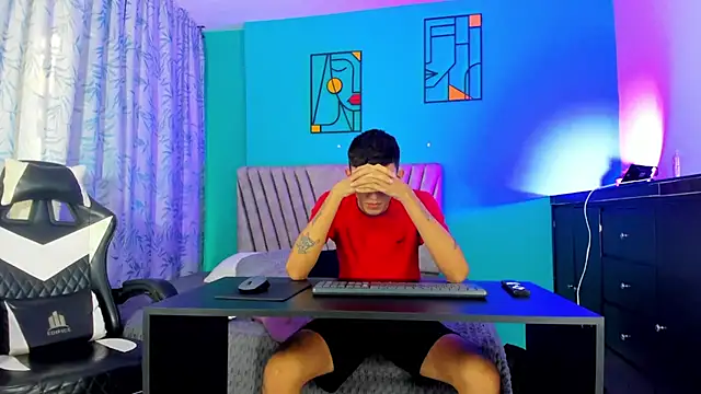 Maikol Ortiz online show from 04-20-26, 12:19