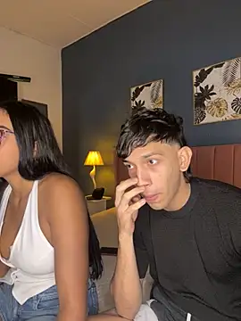 Snapshot of Andres-Andrea1922 chatting on 10-01-25, 01:44 Andres-Andrea1922 online show from 10-01-25, 01:44