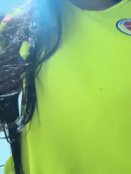 Snapshot of Andres-Andrea1922 chatting on 10-18-25, 07:31 Andres-Andrea1922 online show from 10-18-25, 07:31