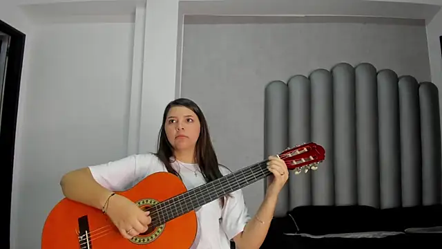 Charlotte-Star online show from 11-11-25, 10:43