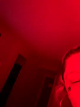 Snapshot of bbwbubbles77 chatting on 12-16-25, 05:01 bbwbubbles77 online show from 12-16-25, 05:01