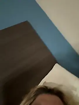 Snapshot of bbwbubbles77 chatting on 12-21-25, 01:24 bbwbubbles77 online show from 12-21-25, 01:24