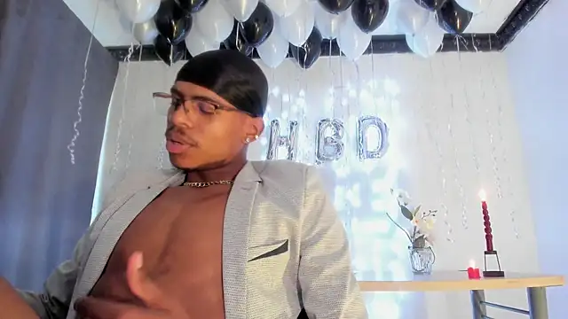 criss zuri online show from 04-25-26, 02:25