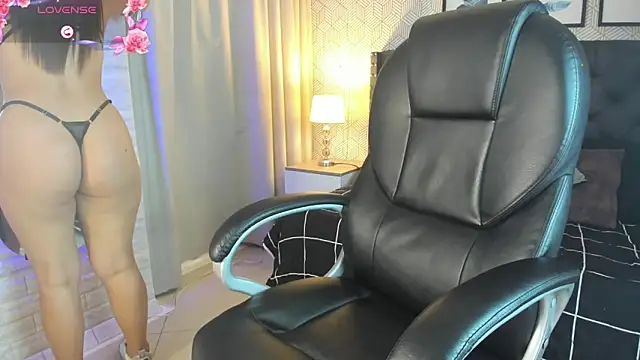 sophie  blare online show from 11-25-25, 07:03